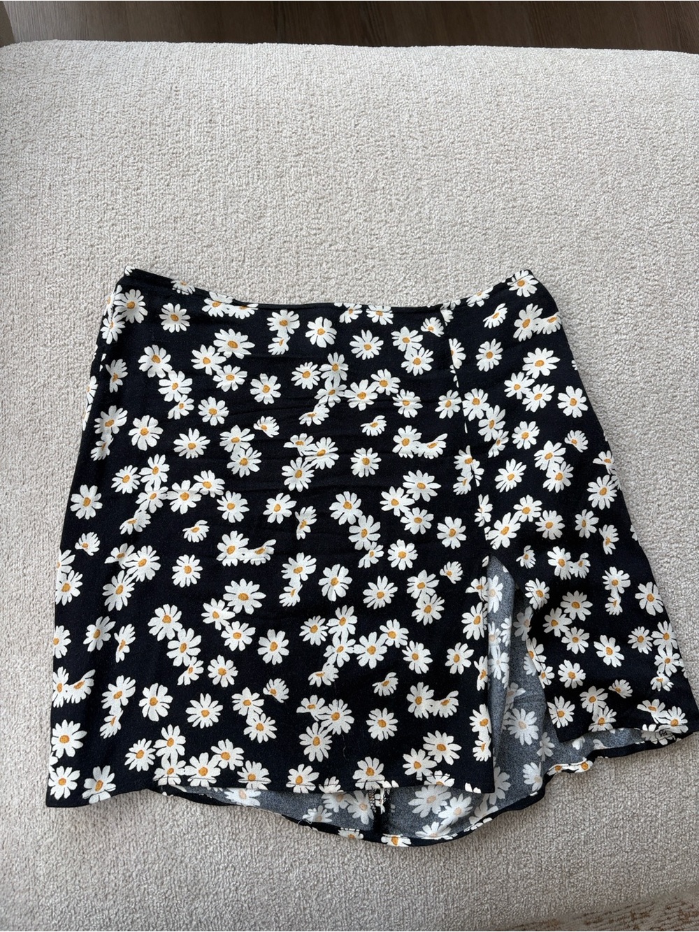 Reformation Margot Skirt Daisy Print - Picture 2 of 7